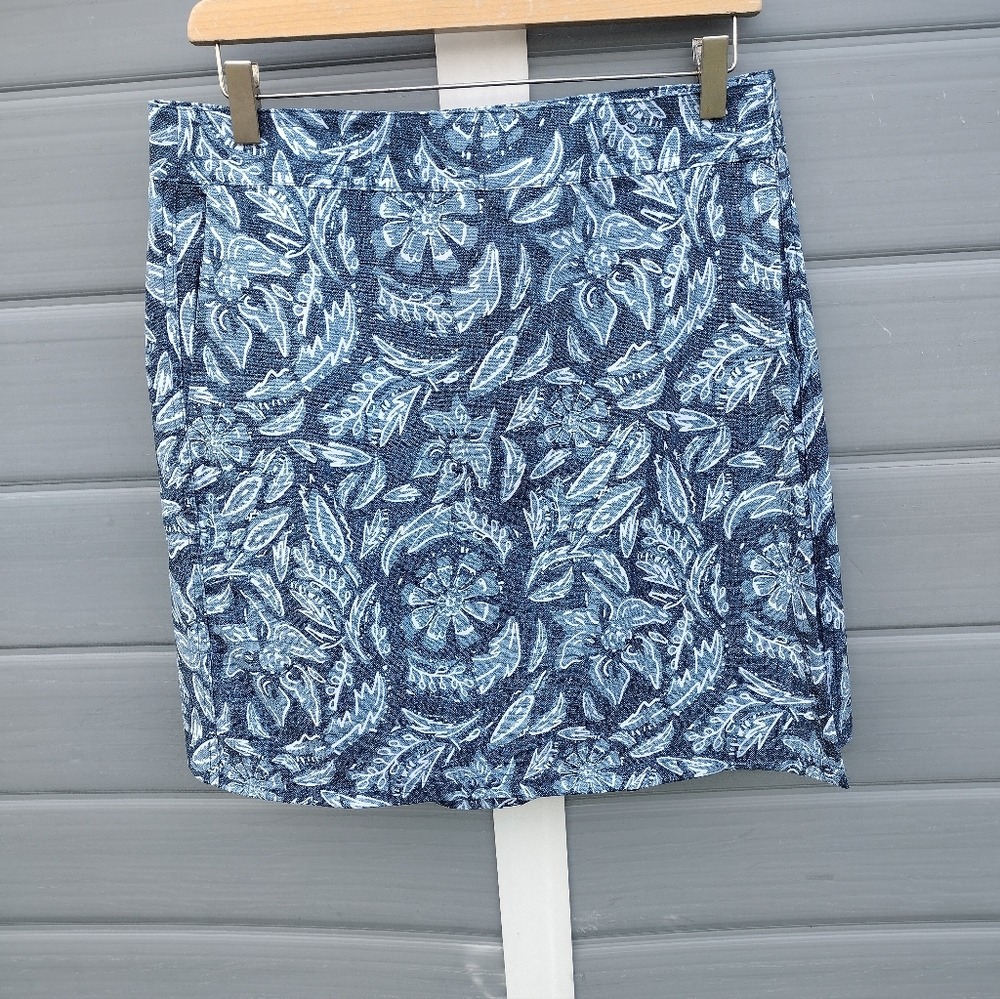 RipSkirt Womens Medium Blue White Floral Wrap Skirt Quick Dry Travel Beach EUC
